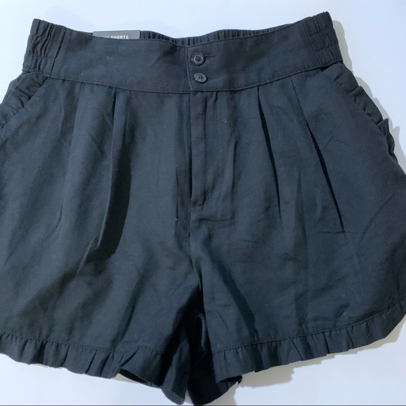 NWT Who What Wear Black Ruffle Shorts Size 8 - Picture 2 of 7